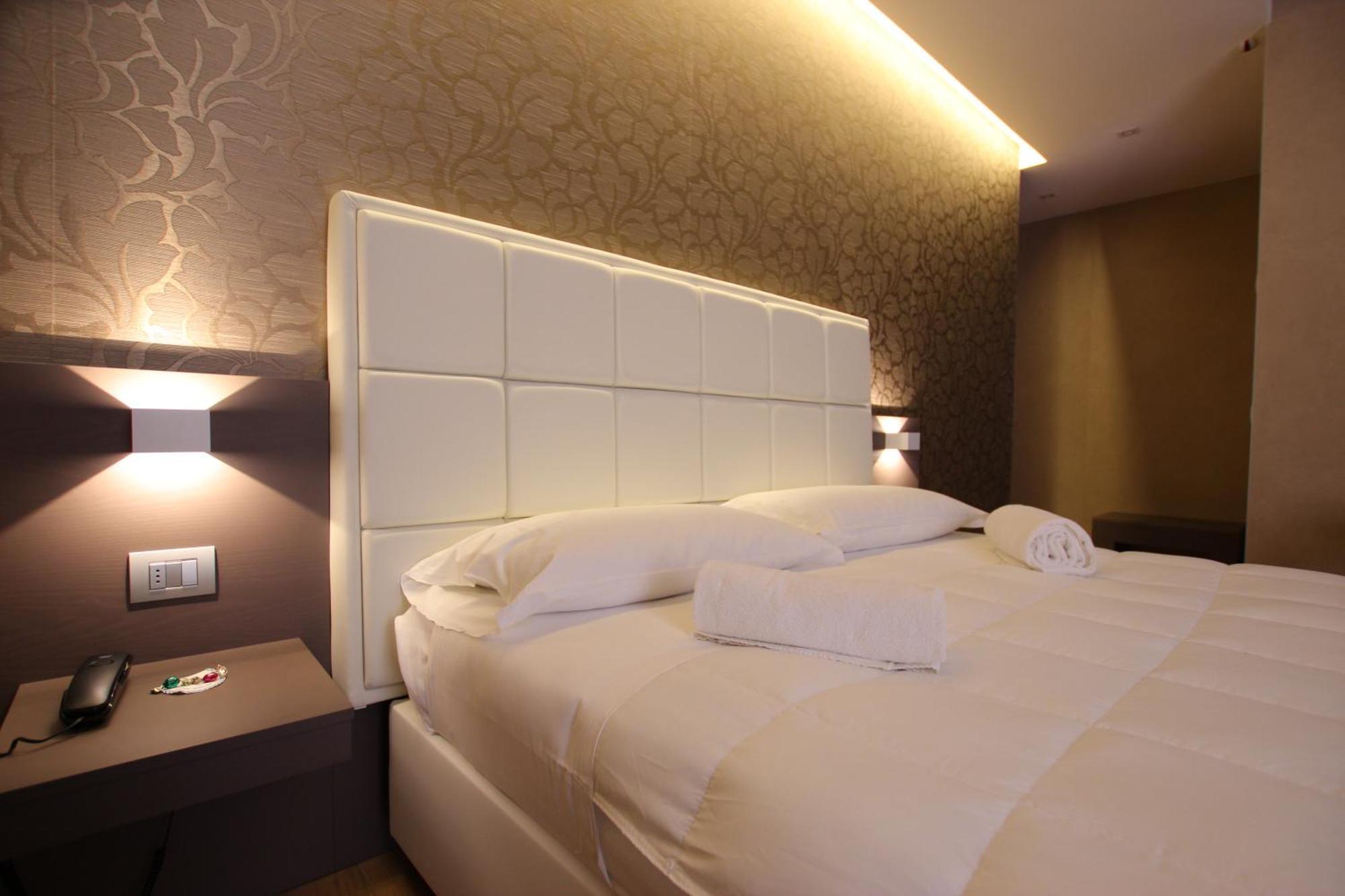 Mokinba Hotels Baviera Milano Camera foto