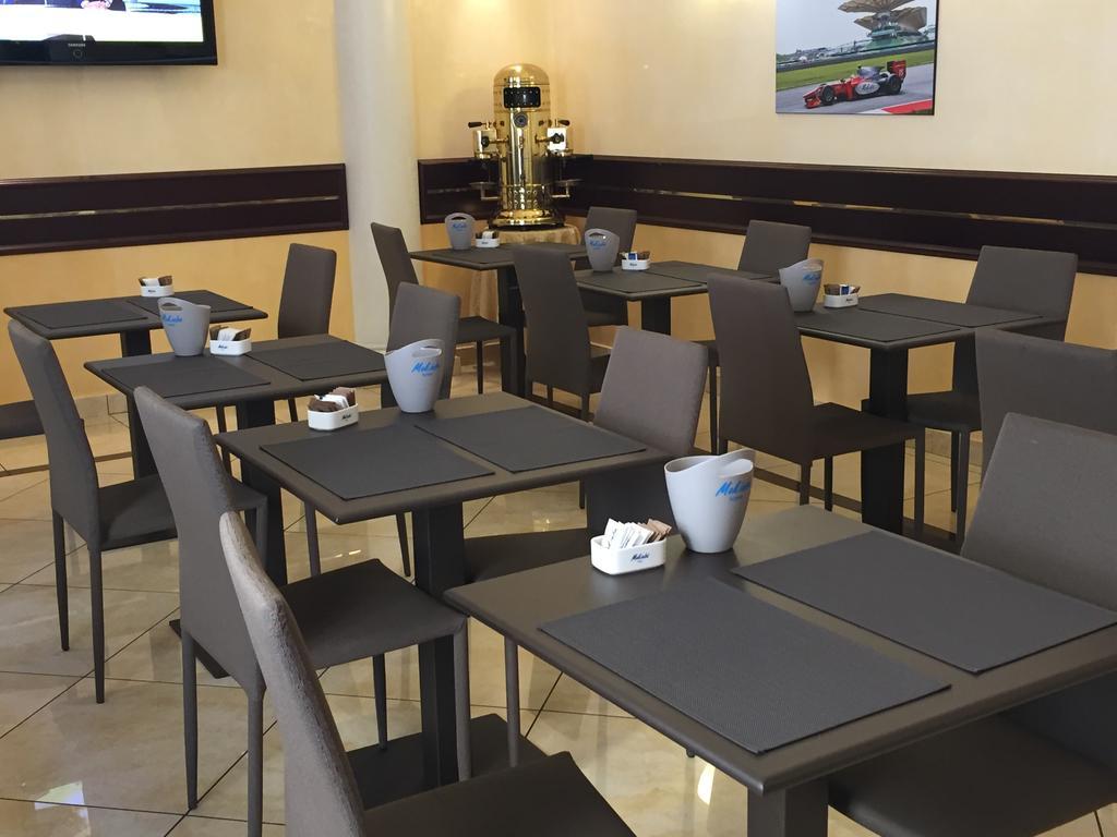 Mokinba Hotels Baviera Milano Esterno foto